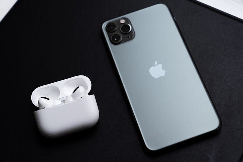 Apple AirPods Pro Closer Look Release info Date Buy on hands Review white color Active Noise Cancellation Adaptive EQ Transparency mode Charging Features 