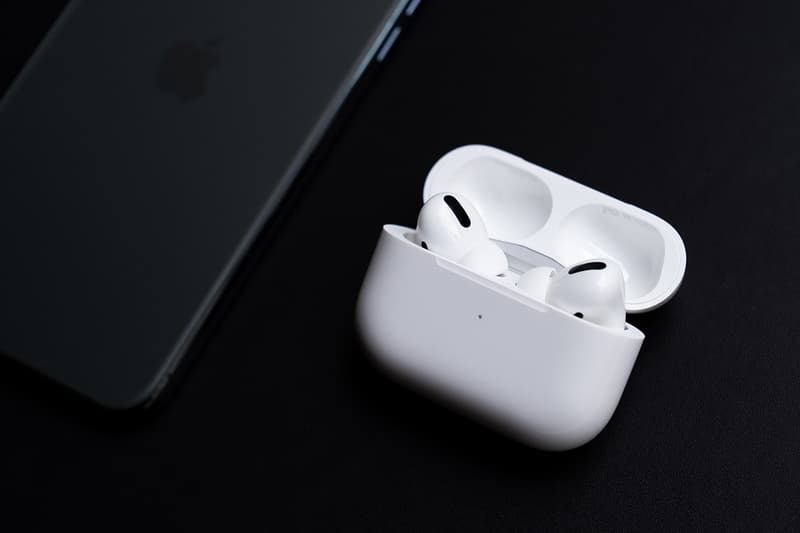 Apple AirPods Pro Closer Look Release info Date Buy on hands Review white color Active Noise Cancellation Adaptive EQ Transparency mode Charging Features