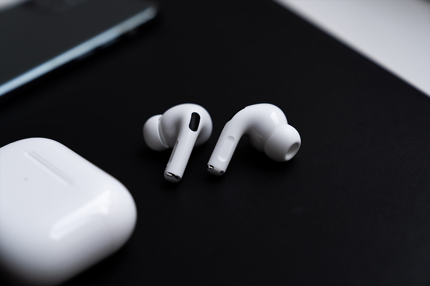 Apple AirPods Pro Closer Look Release info Date Buy on hands Review white color Active Noise Cancellation Adaptive EQ Transparency mode Charging Features 