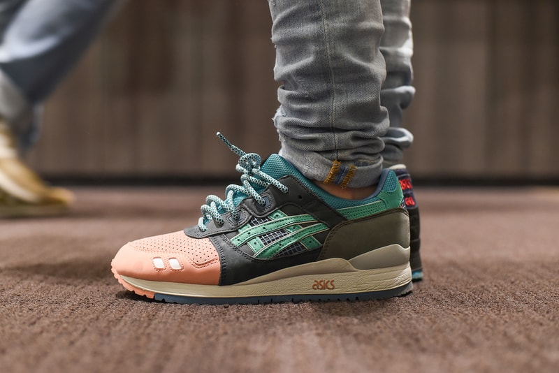 atmos con Vol. 7 #OnFeet Closer Look Photography Sneakers Takashi Murakami x PORTER BS-06 T.Z. Girls Dont Cry Verdy Nike Dunk Supreme Dunk Hi ASICS "What the Dunk" 2010 Sacai LD Waffle PUMA x BAIT Marvel Cell Venom Sean Wotherspoon Cactus Plant Flea Market 