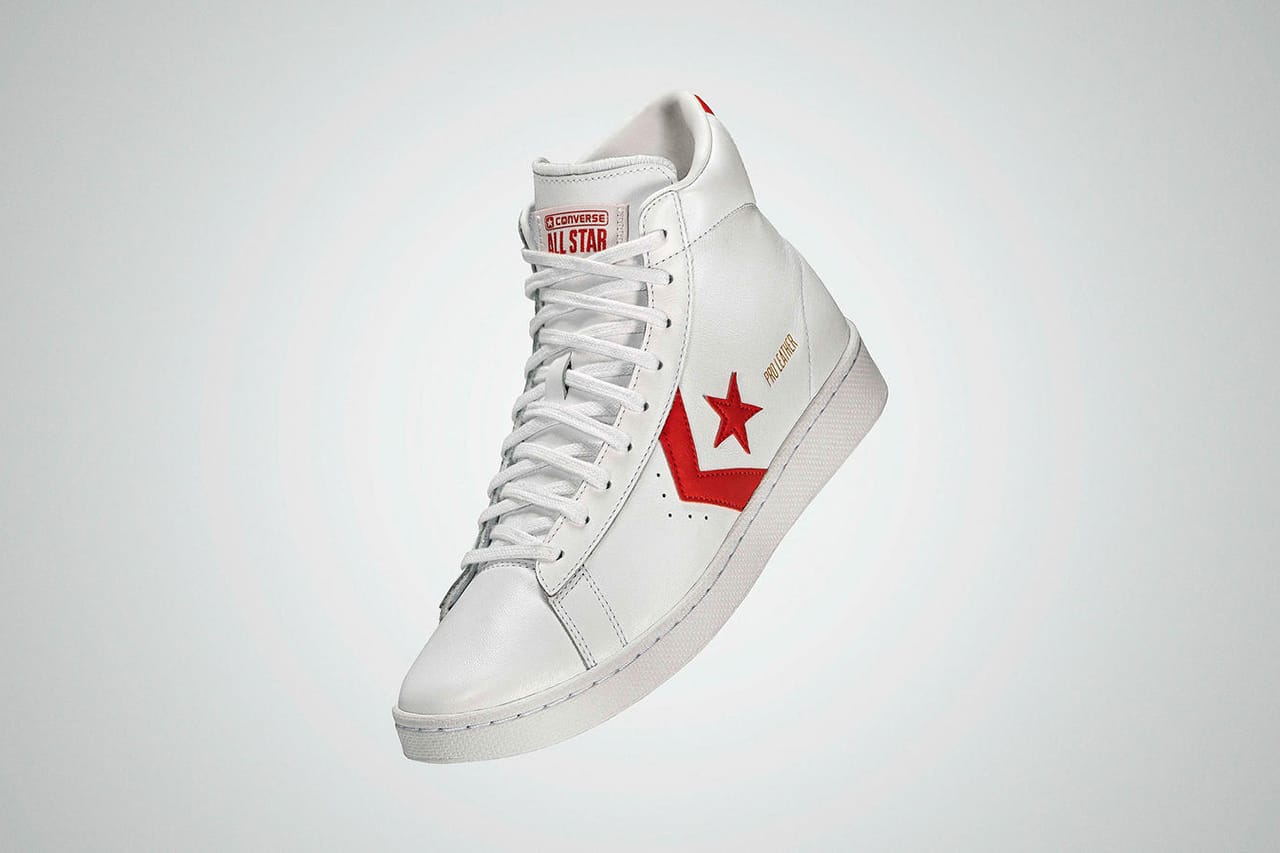 red converse with white stars