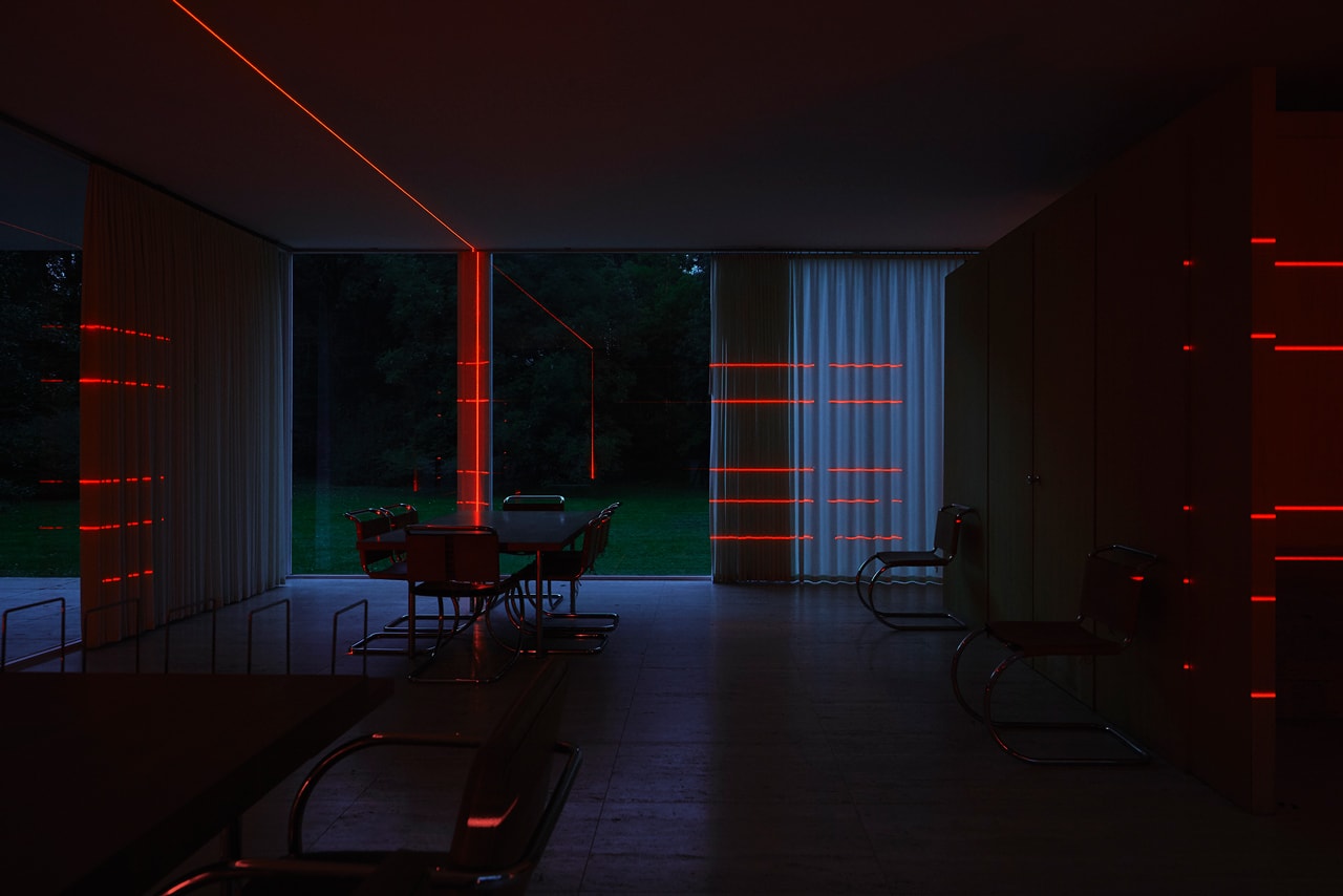 geometry of light red lasers iker gil luftwerk mies van der rohe farnsworth house 2019 installation 