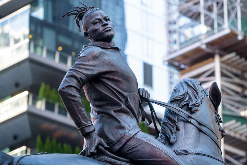 Kehinde Wiley Subverts Confederate Monuments with First Public Sculpture in Times Square