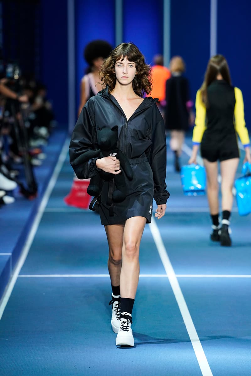 onitsuka tiger spring summer 2020 runway show tokyo fashion week creative director andrea pompilio sporty heritage innovation sportswear