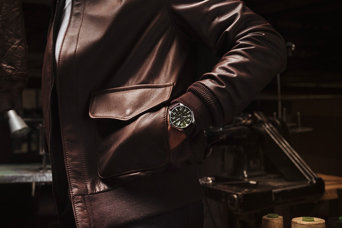 Schott NYC x Hamilton Khaki Pilot Watch Release Information First Look 1940 World War 2 II 1,892 limited edition pieces Military Flight Jackets 30099 Earth Brown watch-strap Super-LumiNova