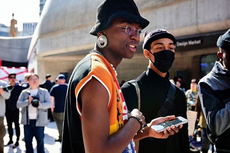 Seoul Fashion Week Spring/Summer 2020 Streetsnaps Street Fashion Streetwear Fall Clothing Outewear Coats Bold Prints Looks Photography Styling Sneakers style