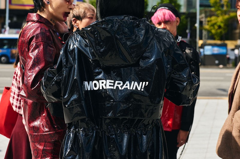 Seoul Fashion Week Spring/Summer 2020 Streetsnaps Street Fashion Streetwear Fall Clothing Outewear Coats Bold Prints Looks Photography Styling Sneakers style
