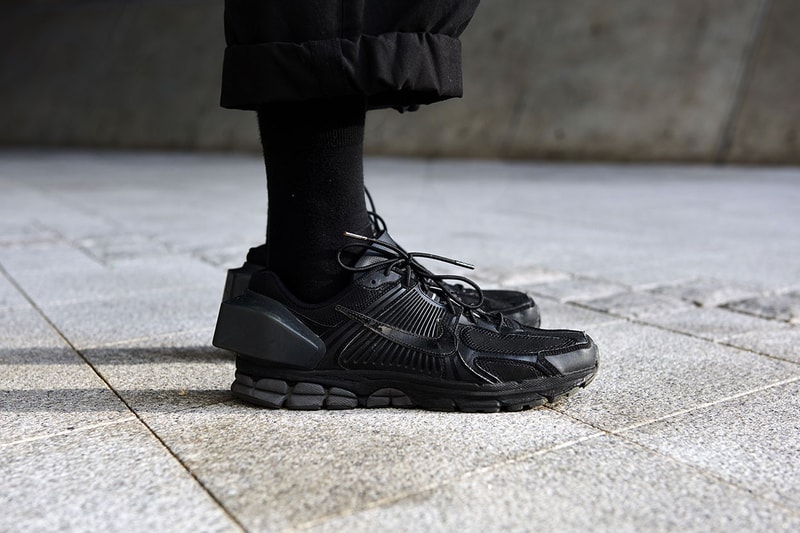 Seoul Fashion Week Spring/Summer 2020 Streetsnaps Street Fashion Streetwear Fall Clothing Outewear Coats Bold Prints Looks Photography Styling Sneakers style