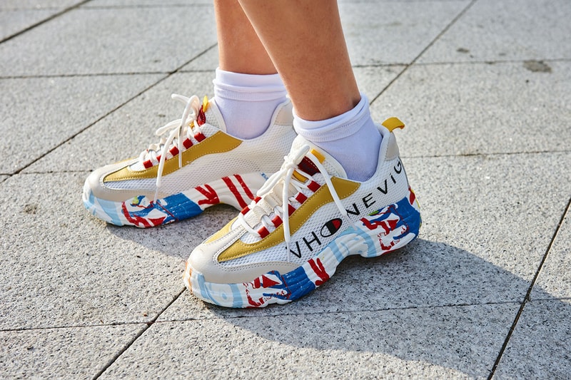 Seoul Fashion Week Spring/Summer 2020 Streetsnaps Street Fashion Streetwear Fall Clothing Outewear Coats Bold Prints Looks Photography Styling Sneakers style