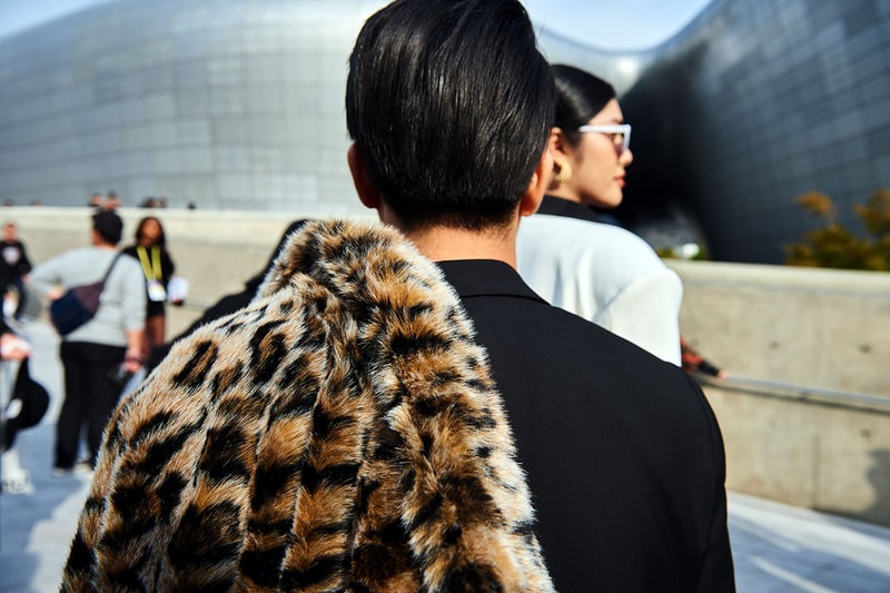 Seoul Fashion Week Spring/Summer 2020 Streetsnaps Street Fashion Streetwear Fall Clothing Outewear Coats Bold Prints Looks Photography Styling Sneakers style