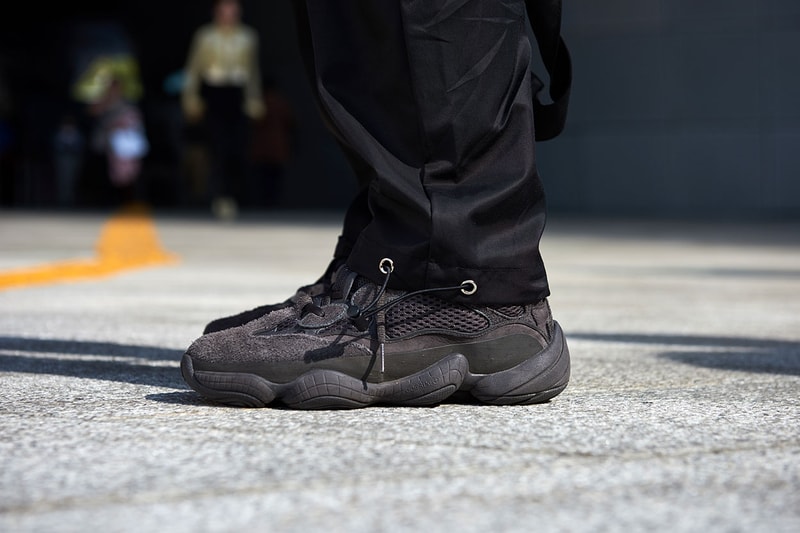 Seoul Fashion Week Spring/Summer 2020 Streetsnaps Street Fashion Streetwear Fall Clothing Outewear Coats Bold Prints Looks Photography Styling Sneakers style