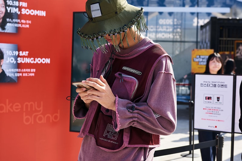 Seoul Fashion Week Spring/Summer 2020 Streetsnaps Street Fashion Streetwear Fall Clothing Outewear Coats Bold Prints Looks Photography Styling Sneakers style