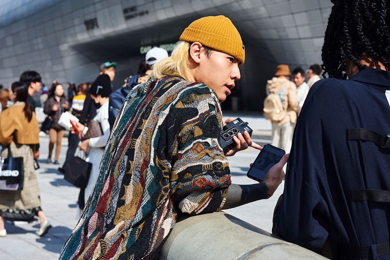Seoul Fashion Week Spring/Summer 2020 Streetsnaps Street Fashion Streetwear Fall Clothing Outewear Coats Bold Prints Looks Photography Styling Sneakers style