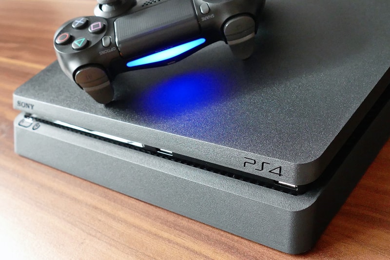 Preços baixos em Sony PlayStation 4 Slim Branco Consoles de videogame