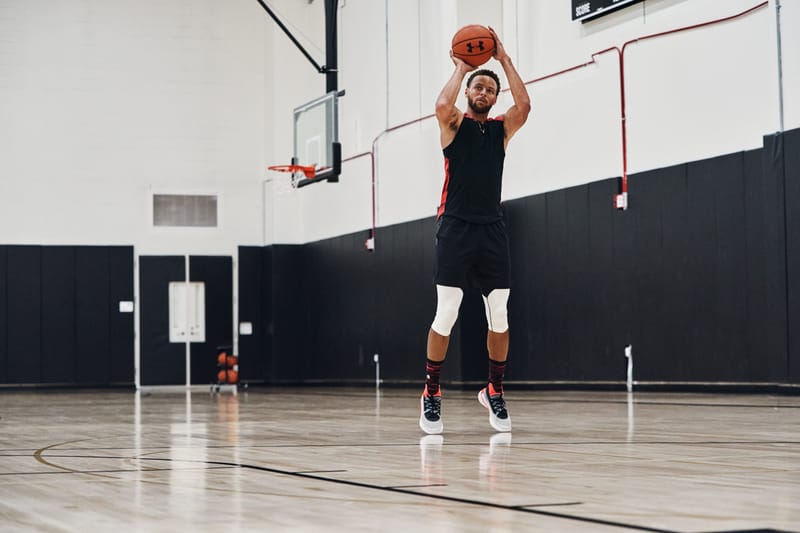 curry 7 black and gold