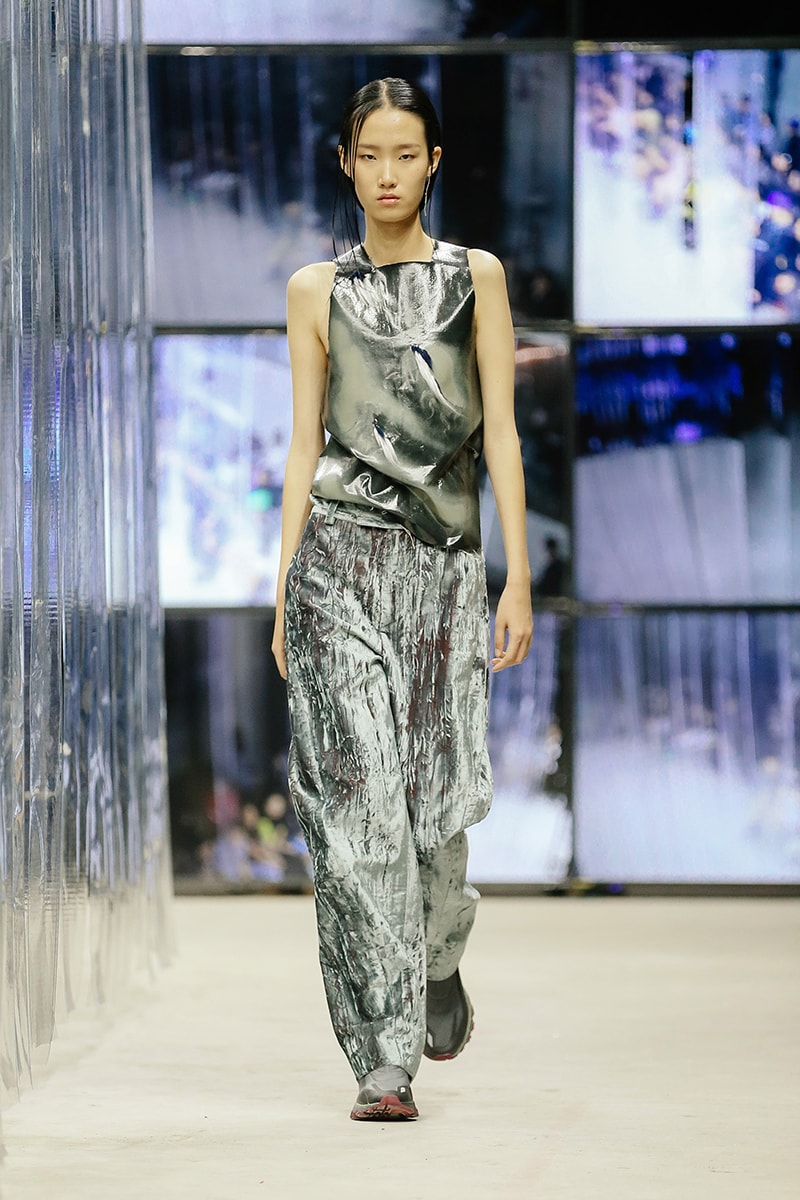 XIMONLEE Spring Summer 2020 Collection Shanghai Fashion Week Runway Presentation Reebok DMX Trail Hydrex