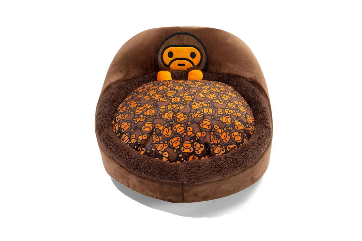 BAPE®️から2019年秋冬ペットコレクションが登場 Baby Milo Pet Accessories Fall/Winter 2019 dogs cats camo print bape a bathing ape beds bags toys ape head