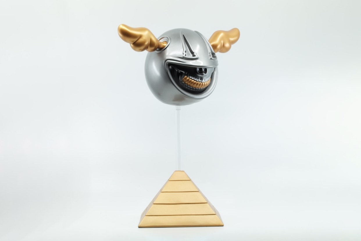 D*Face & Ron English Vinyl Sculpture Release Grin Skull D*Dog Pyramid Silver Gold Metal