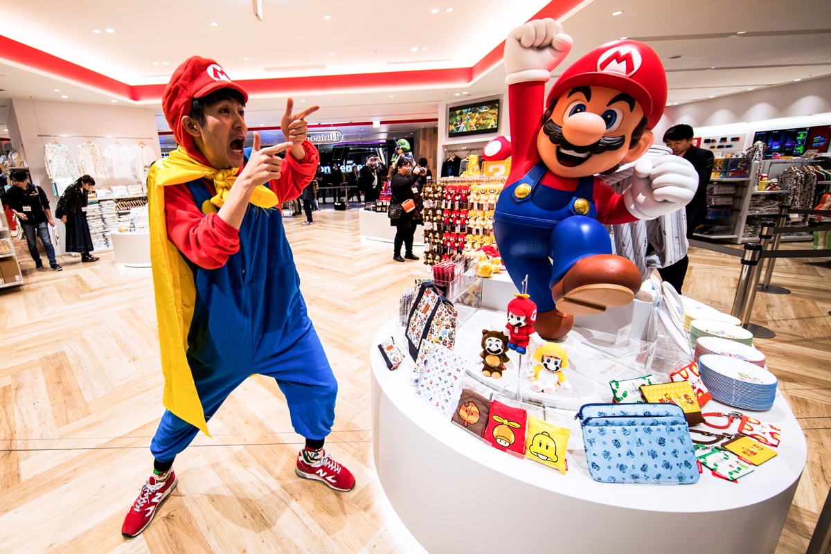Geddy Visits the Nintendo World Store in New York City