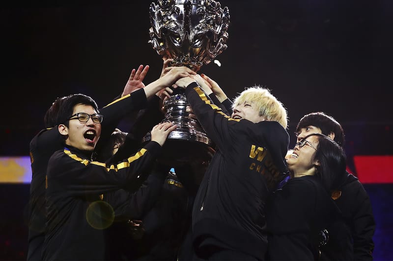 FunPlus Phoenix Stomps G2 3-0 to Become the 2019 'League of Legends' World Champions