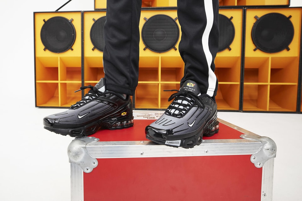 On Feet Air Max Tn Plus Triple Black Cool Grey Sneaker Nike Air