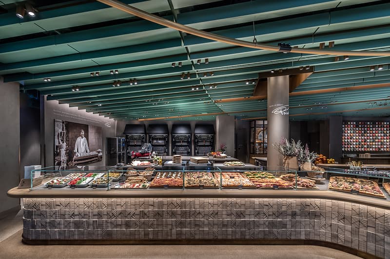 world largest starbucks reserve roastery coffee chicago cafe shop specialty coffee