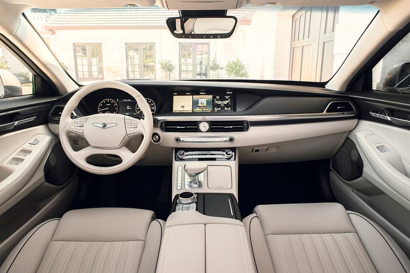 2020 Genesis G90 Luxury Korean Saloon Car Reveal Closer Look Automotive News Hyundai Group 3.3-liter turbocharged V6 5.0-liter V8 Engine 2019 Los Angeles Auto Show New Body Kit Styling