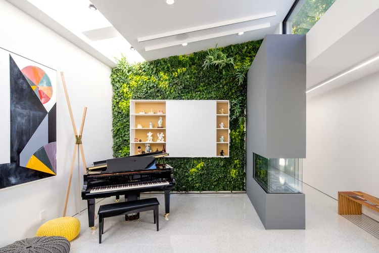 Dan Brunn Architecture Completes "Bridge House" Built Over Natural Stream