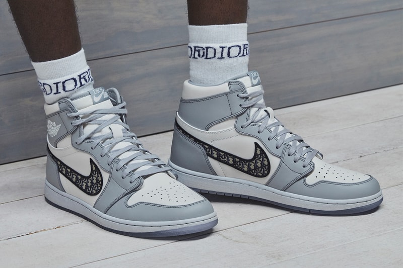 Dior x Jordan Brand AJ1 Official Images & Release Info first look nike FW2020 drop date price info Dior Oblique jacquard "AIR DIOR" 