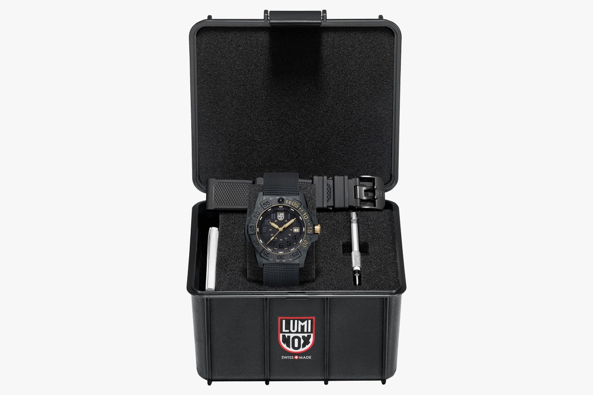 luminox navy seal 3500 gold limited edition watches timepiece accessories military grade