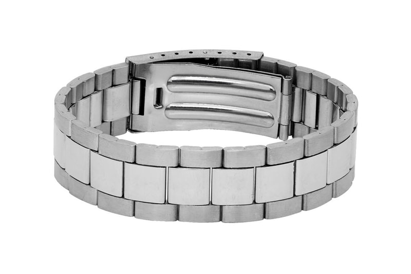 Maison Margiela Silver Oyster Watch Strap Bracelet steel accessories lifestyle flip clasp number 11 eleven john galliano design martin link spring bar logo micro adjustable belt fastened