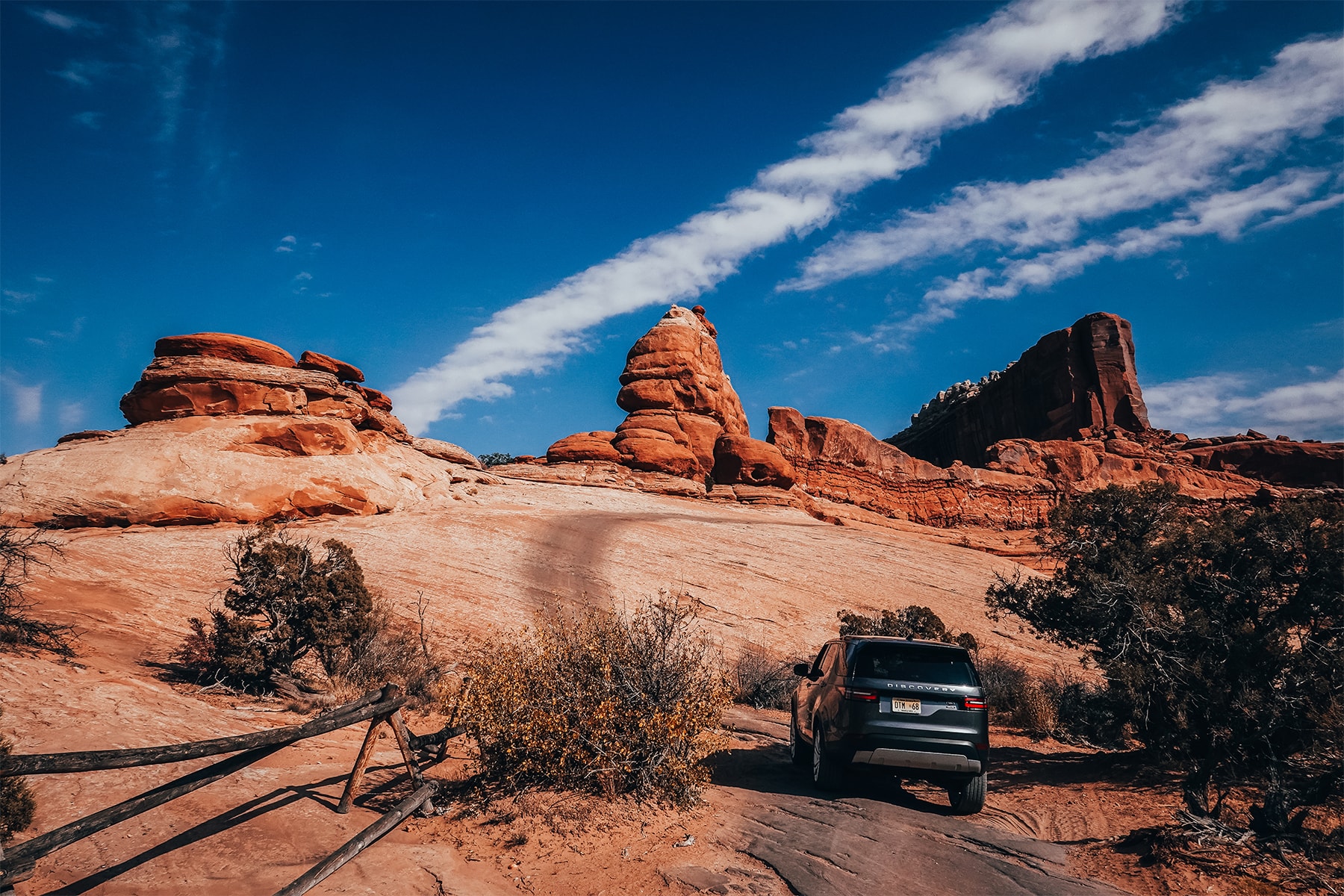 Land Rover Adventure Experience Moab Utah Info Range Rover SUVs Luxury travel Discovery rock-crawling off-roading canyonlands