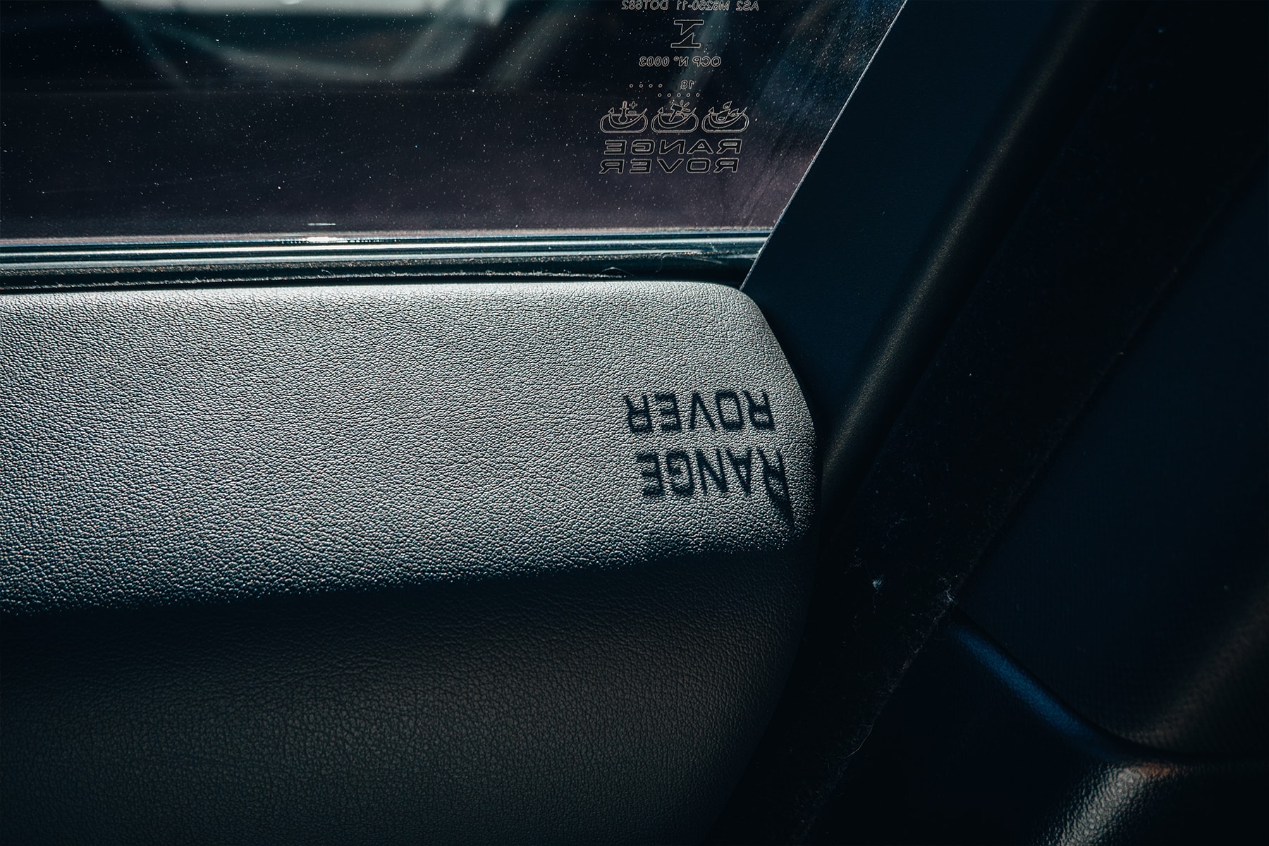 Land Rover Adventure Experience Moab Utah Info Range Rover SUVs Luxury travel Discovery rock-crawling off-roading canyonlands