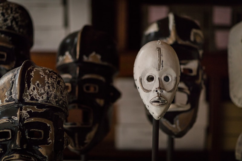 theaster gates amalgam tate liverpool exhibition artworks sculptures installations 
