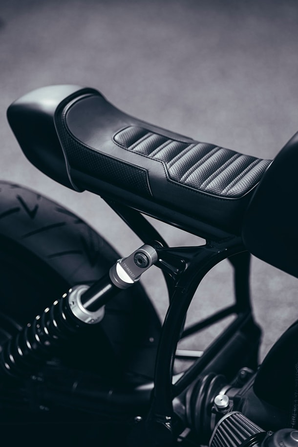 VAGABUND "V12" BMW R100RT Motorcycle Info VAGABUND Moto custom cafe racer bikes boxer engine speed style fabrication BMW 
