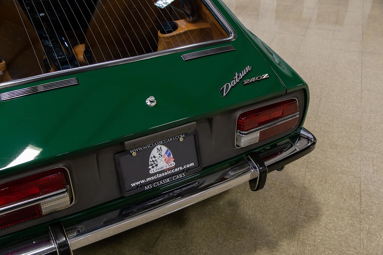 1971 Datsun 240Z Sells for $310,000 USD Auction Bring A Trailer Listing Premium Classic Japanese JDM Sportscar Original Racing Green Automotive News Record Sale