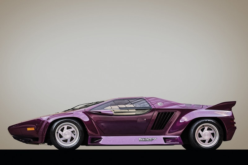 1991 Vector W8 Twin Turbo For Auction RM Sotheby's $300,000 - $450,000 USD Classic '90s Supercar 242 mph 0-60 MPH 3.9 Seconds One of 17 Production Models Super Limited Car News