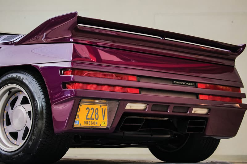 1991 Vector W8 Twin Turbo For Auction RM Sotheby's $300,000 - $450,000 USD Classic '90s Supercar 242 mph 0-60 MPH 3.9 Seconds One of 17 Production Models Super Limited Car News