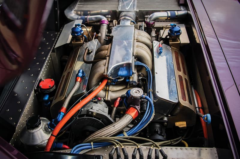 1991 Vector W8 Twin Turbo For Auction RM Sotheby's $300,000 - $450,000 USD Classic '90s Supercar 242 mph 0-60 MPH 3.9 Seconds One of 17 Production Models Super Limited Car News