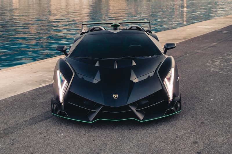 2015 Lamborghini Veneno Roadster Auction RM Sotheby's supercar hypercar one of 9 built €4,500,000 - €5,500,000 paris 6.5 litre v-12