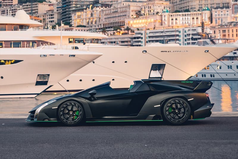 2015 Lamborghini Veneno Roadster Auction RM Sotheby's supercar hypercar one of 9 built €4,500,000 - €5,500,000 paris 6.5 litre v-12