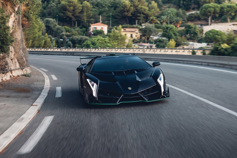 2015 Lamborghini Veneno Roadster Auction RM Sotheby's supercar hypercar one of 9 built €4,500,000 - €5,500,000 paris 6.5 litre v-12