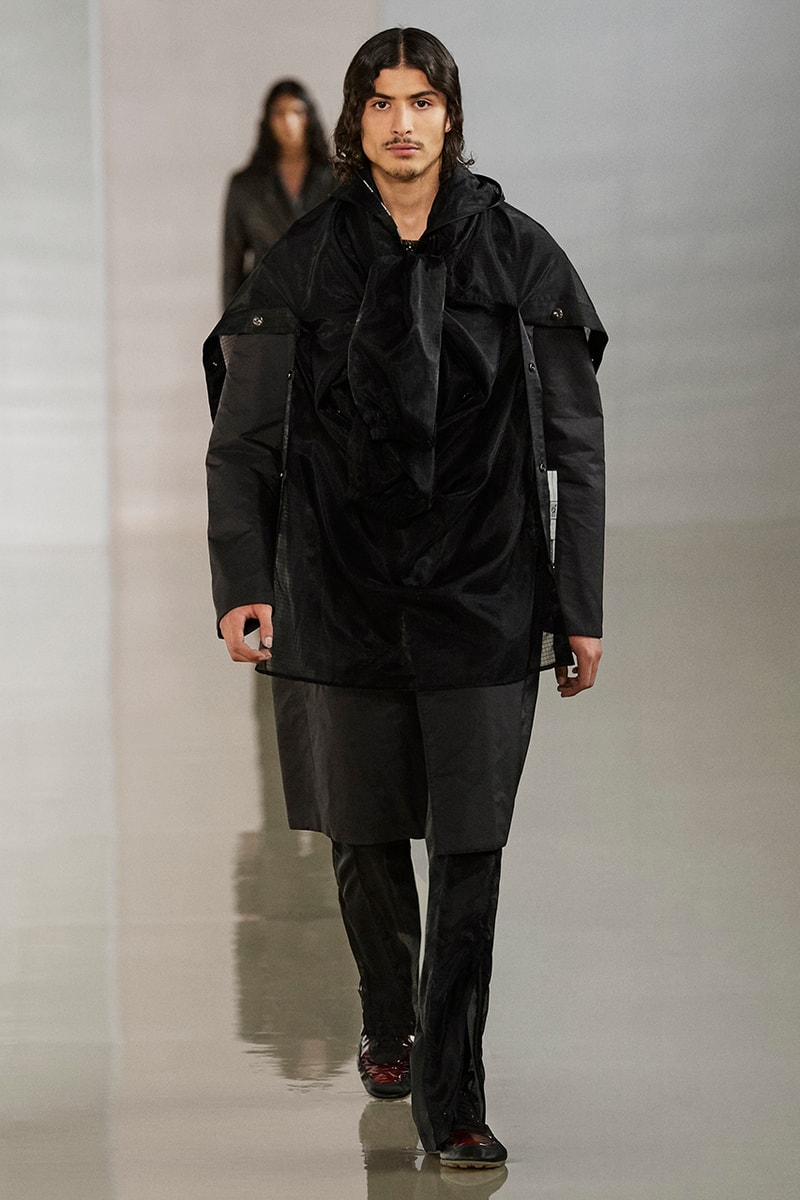 Acne Studios Fall Winter 2020 Collection Runway Paris Fashion Week Scandinavian minimalism co ed mens womens gender fluid cream color shades leather sweden Johnny Johansson