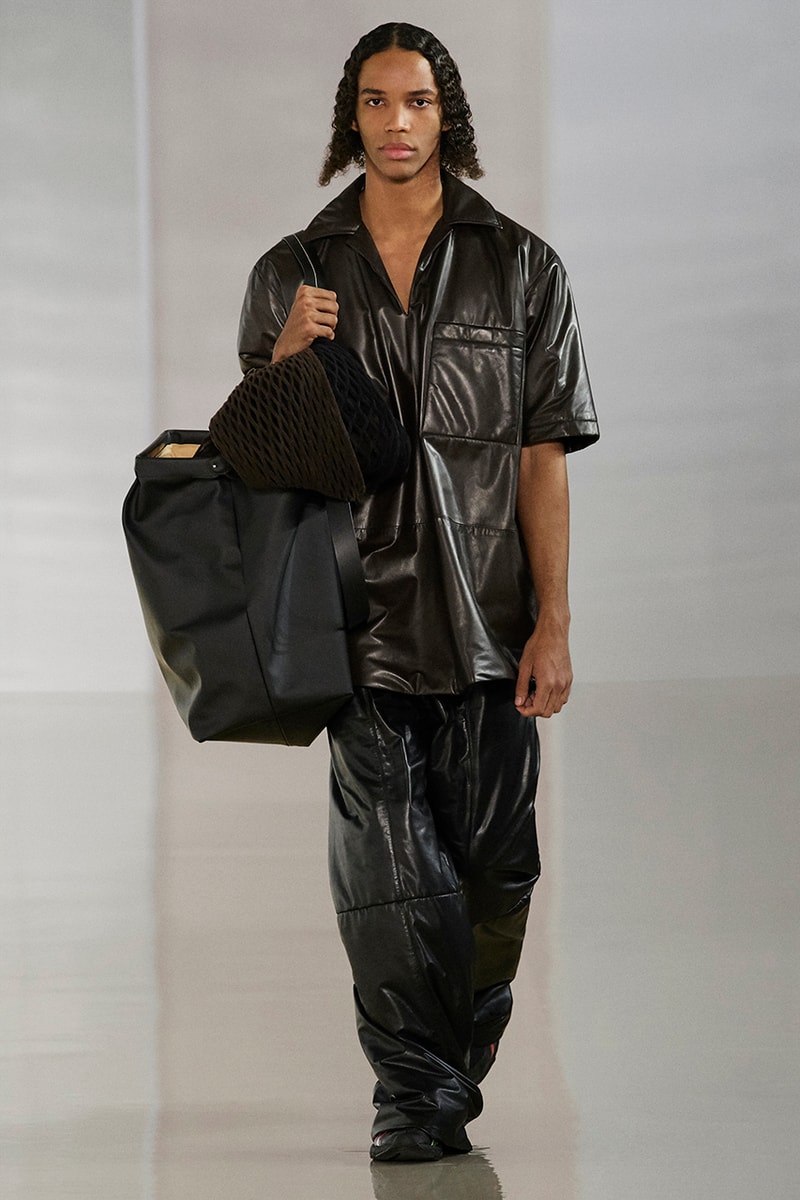 Acne Studios Fall Winter 2020 Collection Runway Paris Fashion Week Scandinavian minimalism co ed mens womens gender fluid cream color shades leather sweden Johnny Johansson