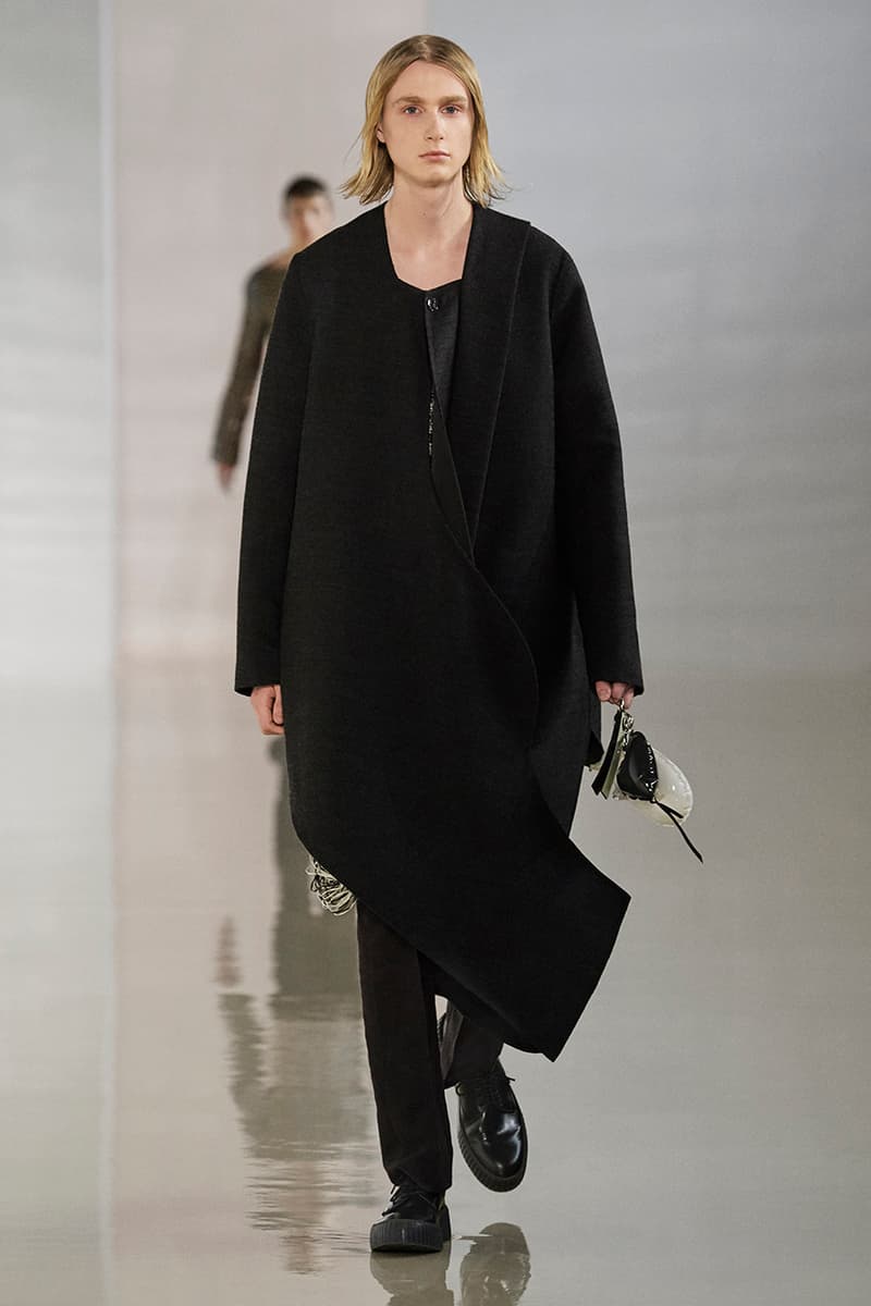 Acne Studios Fall Winter 2020 Collection Runway Paris Fashion Week Scandinavian minimalism co ed mens womens gender fluid cream color shades leather sweden Johnny Johansson