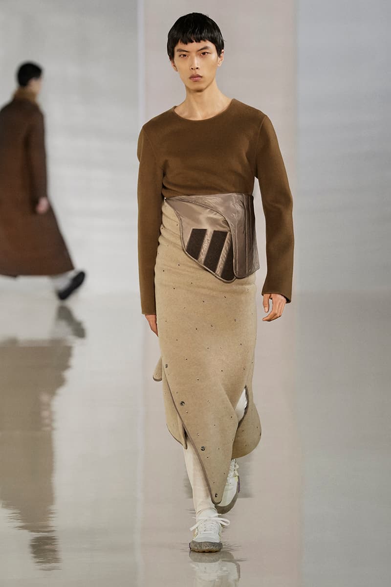 Acne Studios Fall Winter 2020 Collection Runway Paris Fashion Week Scandinavian minimalism co ed mens womens gender fluid cream color shades leather sweden Johnny Johansson