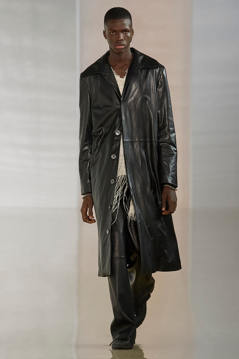 Acne Studios Fall Winter 2020 Collection Runway Paris Fashion Week Scandinavian minimalism co ed mens womens gender fluid cream color shades leather sweden Johnny Johansson