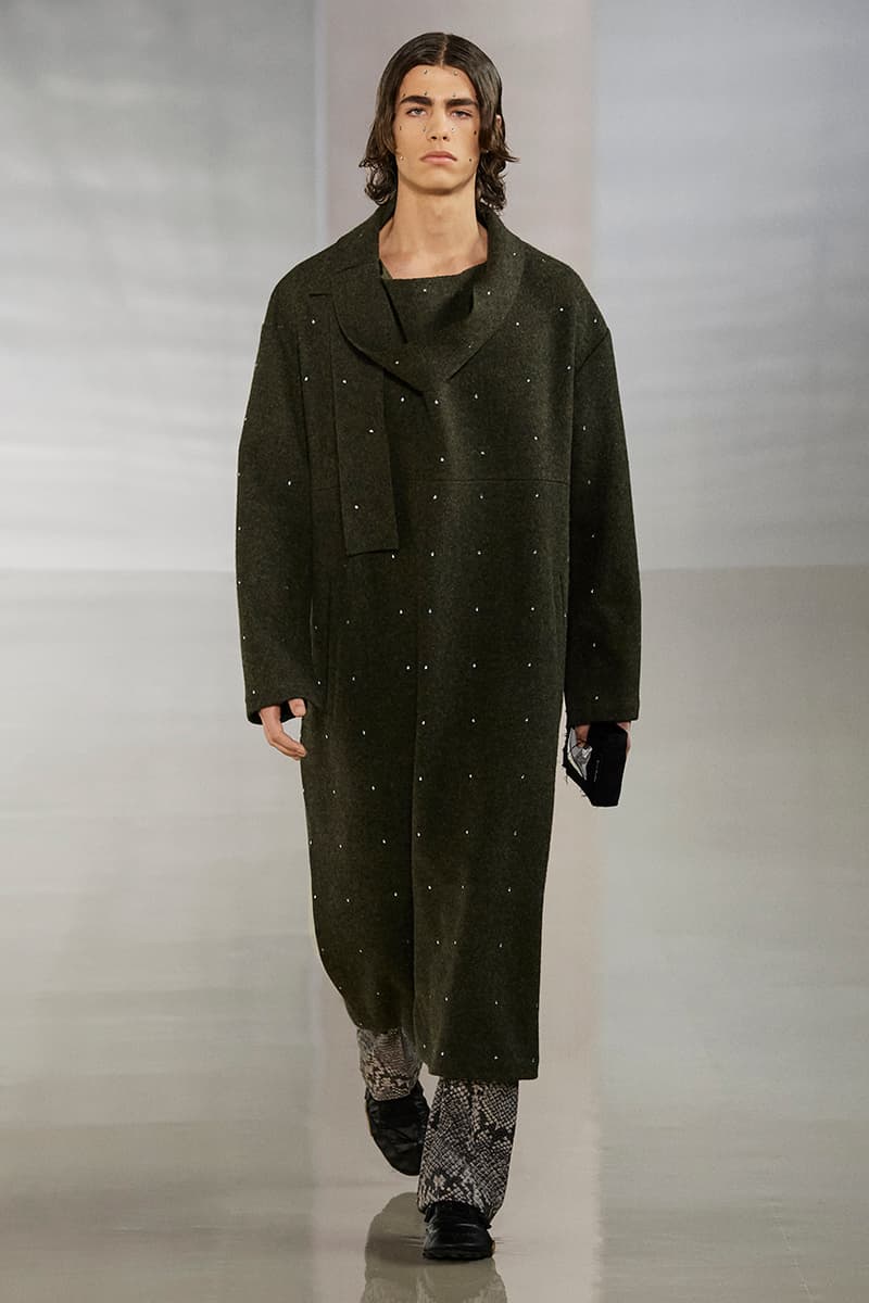 Acne Studios Fall Winter 2020 Collection Runway Paris Fashion Week Scandinavian minimalism co ed mens womens gender fluid cream color shades leather sweden Johnny Johansson