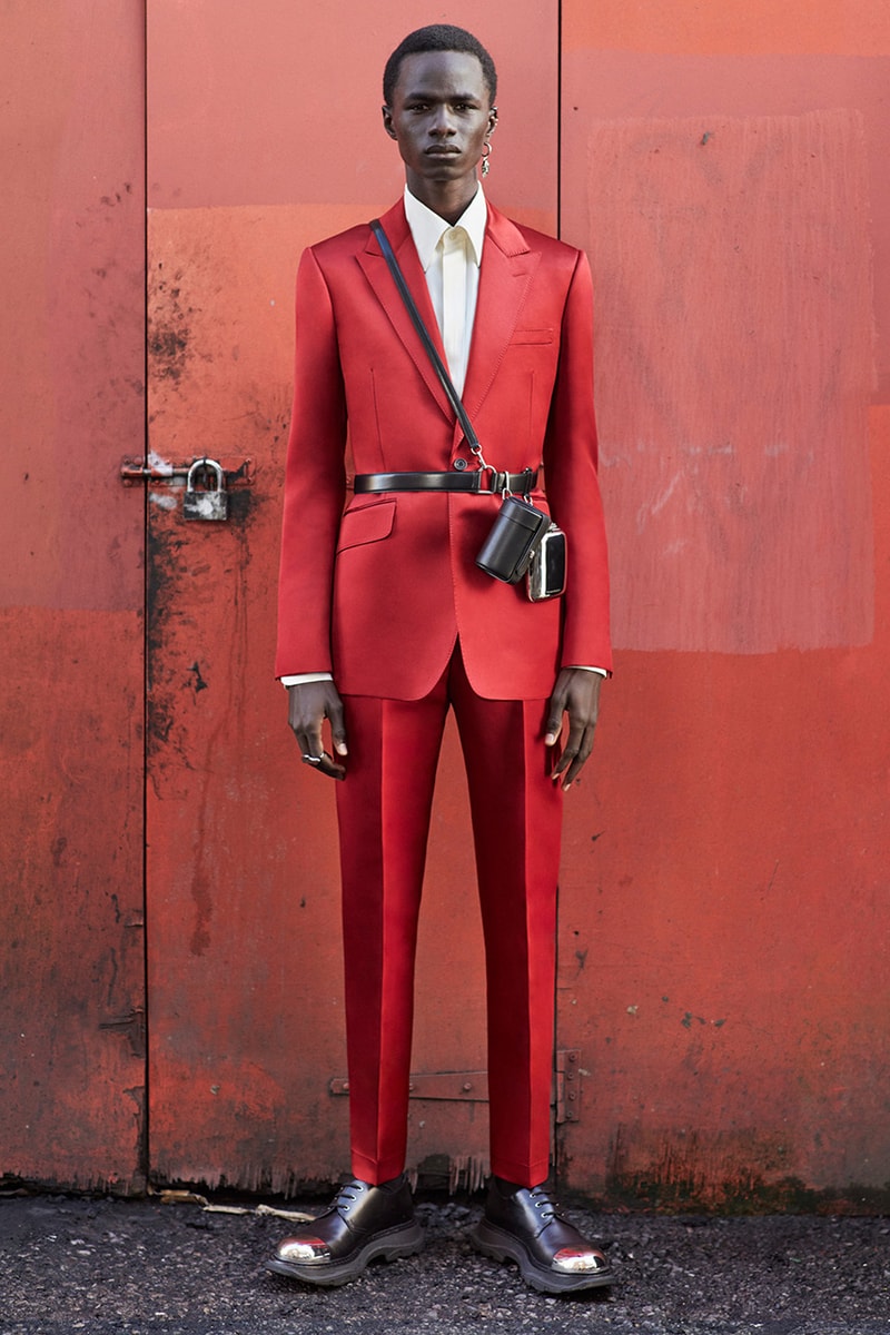 Alexander McQueen Fall/Winter 2020 Menswear Lookbook Collection Sarah Burton Creative Director Double-breasted overcoats Tailoring Military Coats Jackets Milan Fashion Week