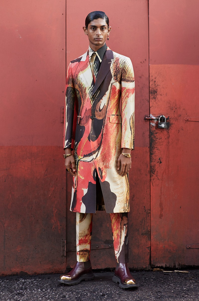 Alexander McQueen Fall/Winter 2020 Menswear Lookbook Collection Sarah Burton Creative Director Double-breasted overcoats Tailoring Military Coats Jackets Milan Fashion Week